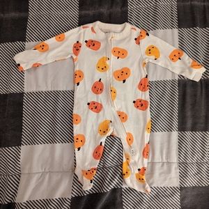 NWOT Old Navy footsies Onesie